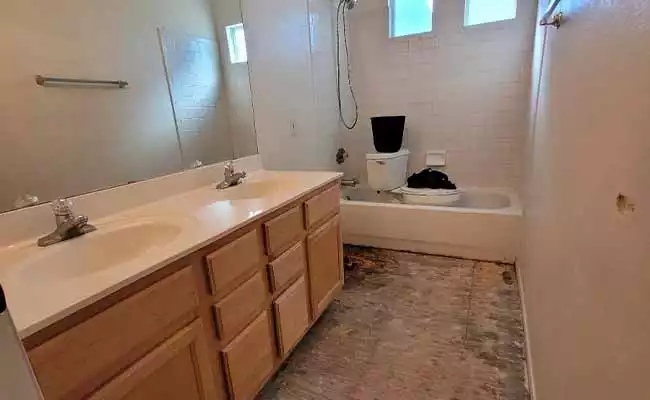 Before Image of this Guest Bath Renovation